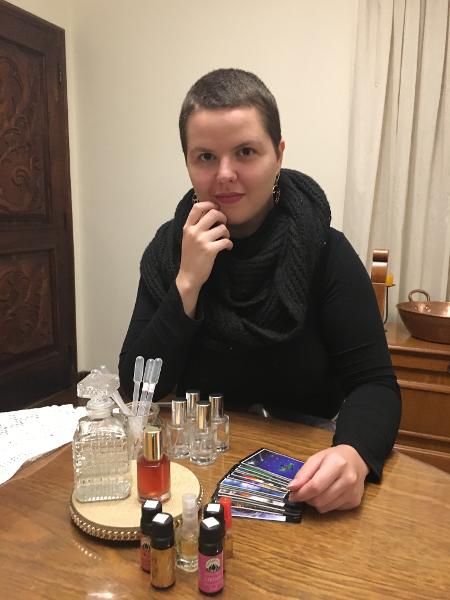 Ana Paula Rizzo, 25, usa a aromacologia para criar perfumes botânicos - Arquivo pessoal