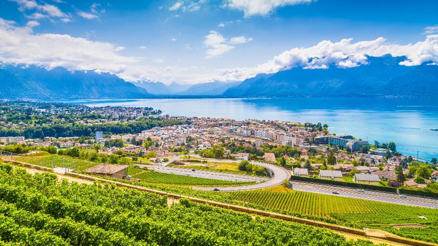 Cidade de Vevey, na Suíça: País deve eliminar algumas exigências para receber visitantes a partir de 22 de janeiro - Scott Wilson / Alamy Stock Photo
