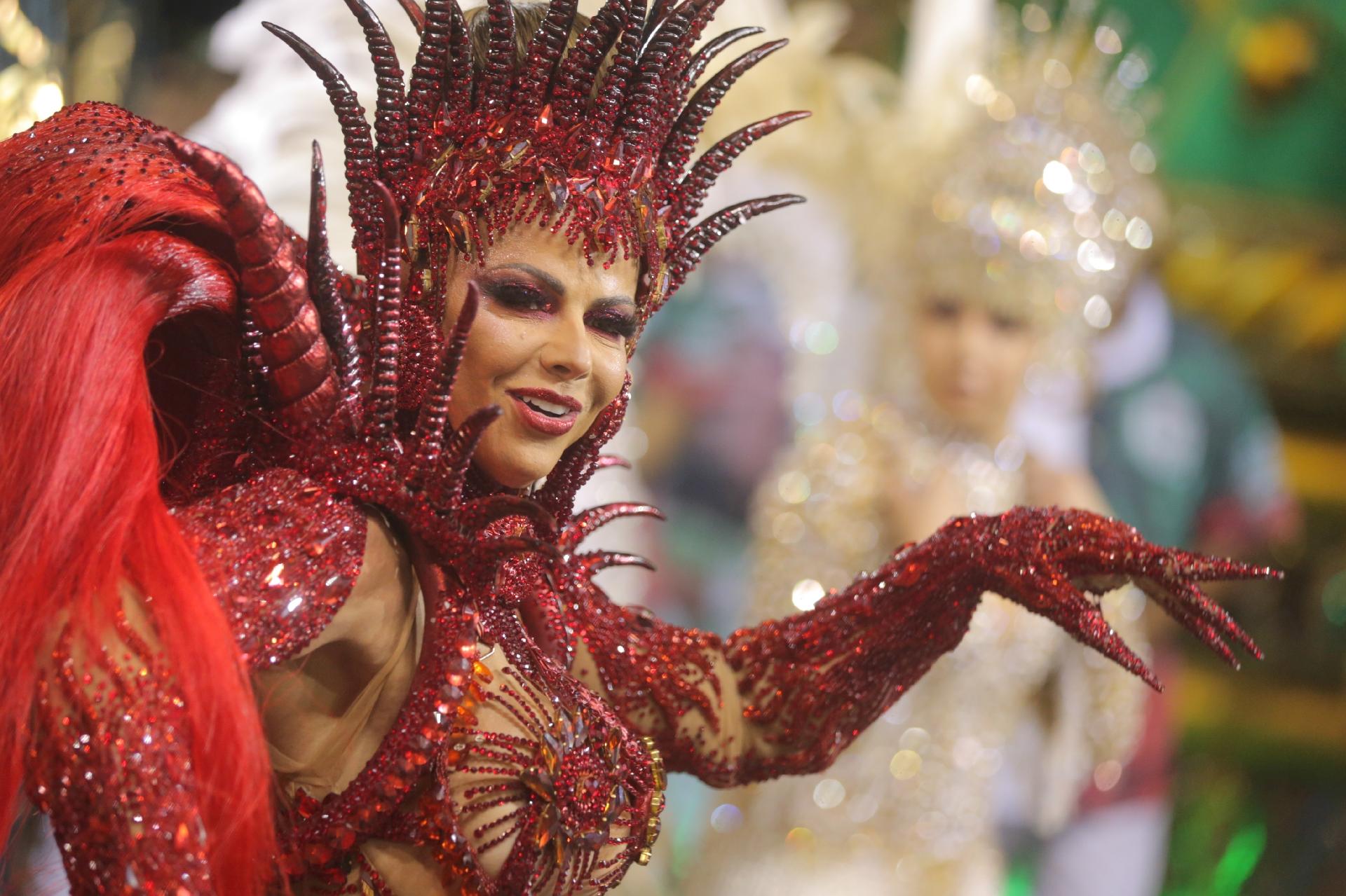 Mancha Verde é a quarta escola a desfilar no Sambódromo - Ricardo Matsukawa/UOL