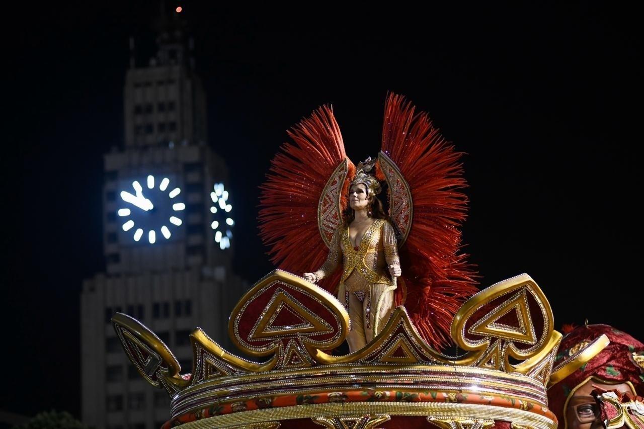 Muitas das alas da Viradouro, inclusive, eram formadas apenas por componentes mulheres - Lucas Landau/UOL