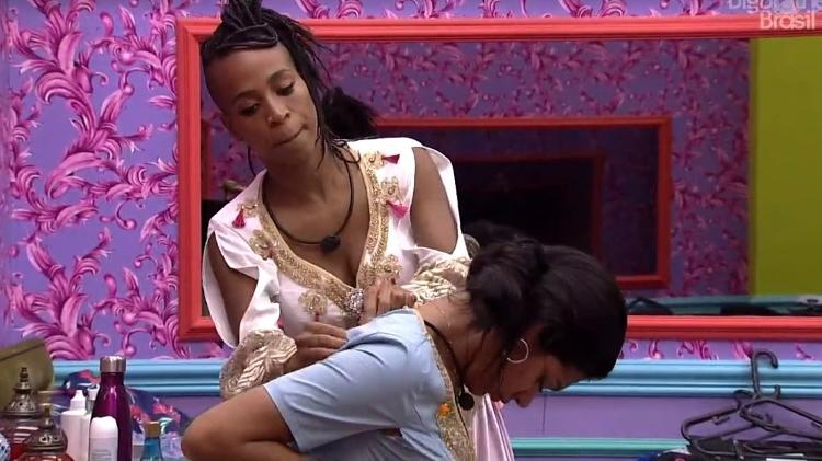 Karol e Pocah festa - Reprodução/ Globoplay - Reprodução/ Globoplay