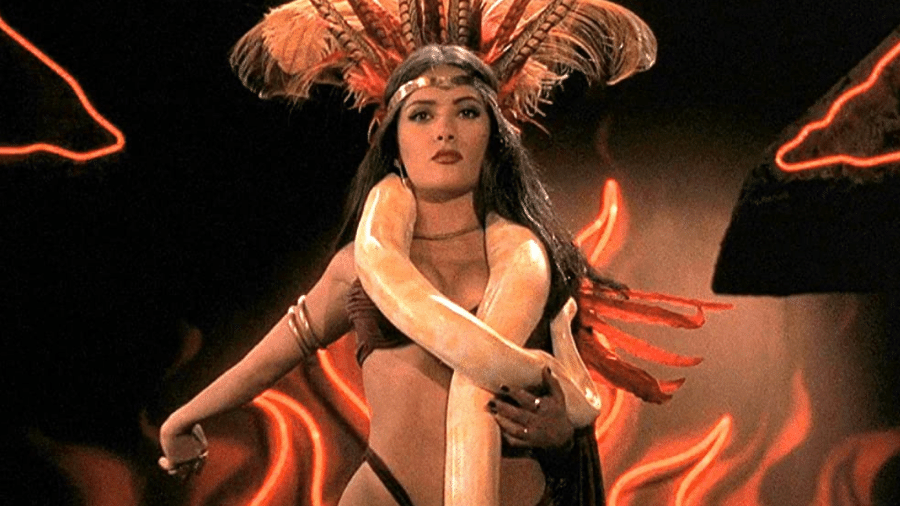 Salma Hayek em "Um Drink no Inferno" - Reprodução/IMDb