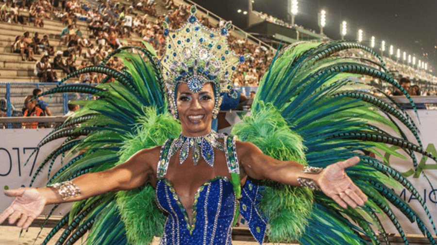 Carla Campos tem 25 anos de Carnaval e já ensinou o samba no pé para famosas como Luiza Brunet e Patrícia Poeta - Divulgação