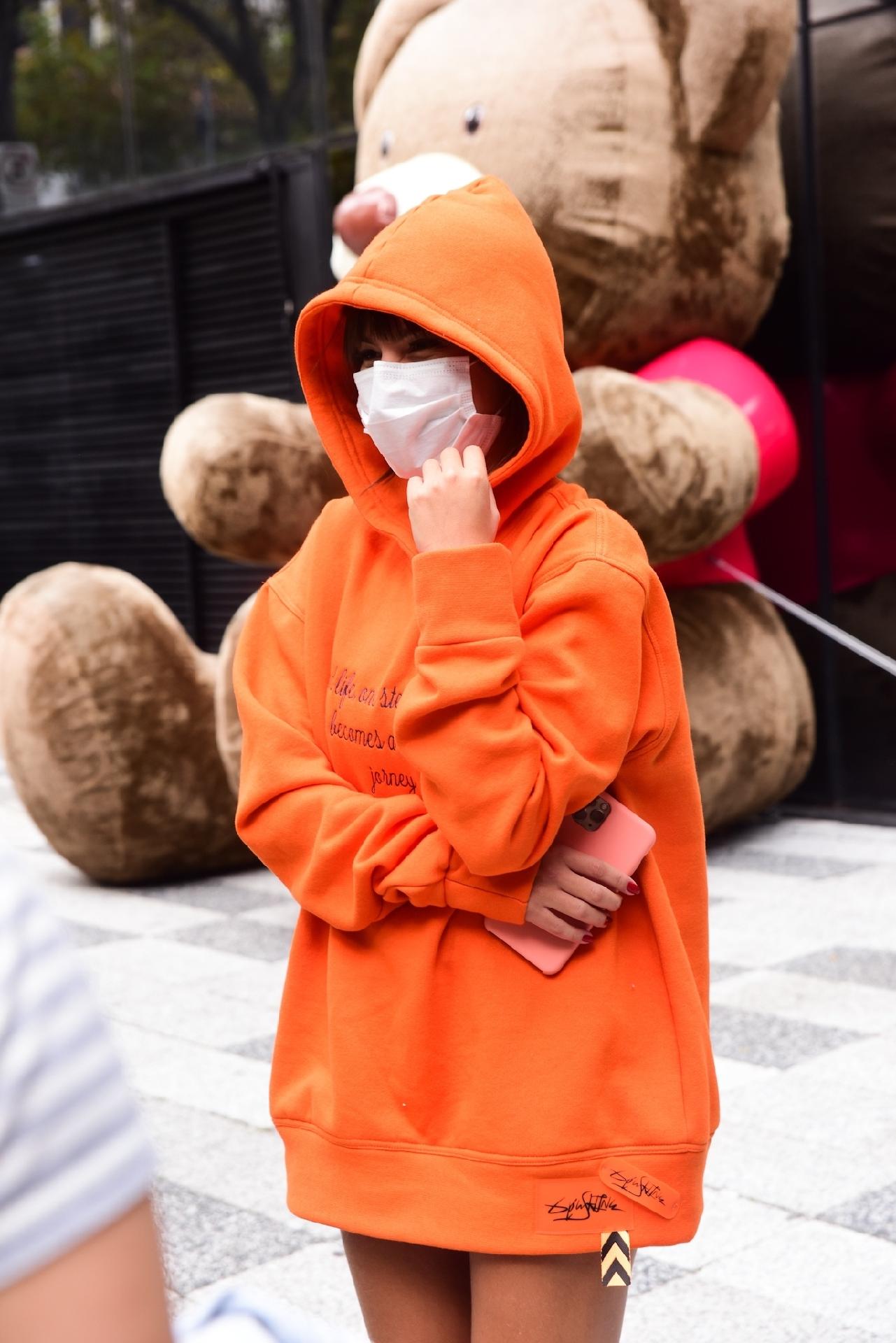 Ex-BBB Thaís Braz tirou fotos com fãs na tarde de hoje em São Paulo - Leo Franco/AgNews