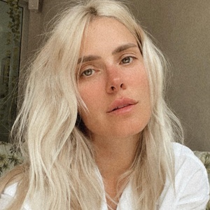 Reprodução/Instagram @loracarola