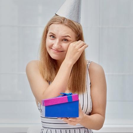 Celebrar o aniversário da irmã é momento de emoção - iStock