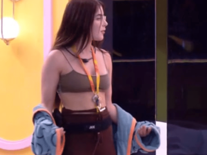 Sem saber o motivo, Jade perde 100 estalecas e relembra Daniel do 'BBB 20'