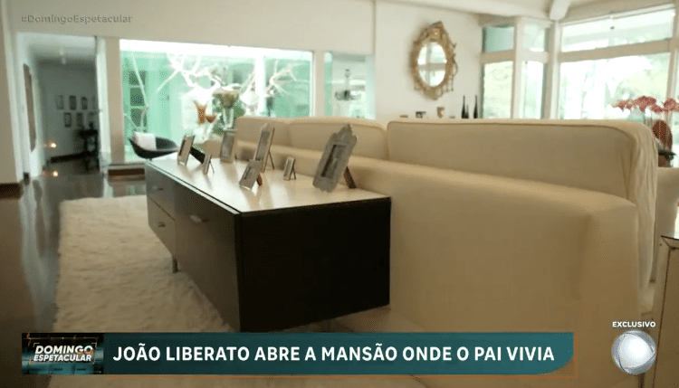 Domingo Espetacular mostra imagens da mansão de Gugu Liberato