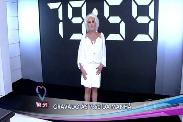 3.set.2015 - Ana Maria Braga dá a largada na final do "Super Chef Celebridades 2015"