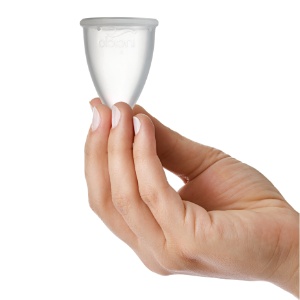 Feito de silicone, coletor menstrual é reutilizável e pode durar até 10 anos - Thinkstock