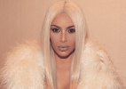 Kim Kardashian mostra segredo inusitado (e doloroso) para decote sem sutiã - Reprodução/Instagram/@kimkardashian