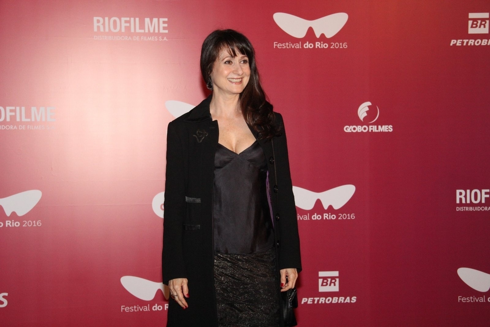 6.out.2016 - Zezé Polessa posa na abertura do Festival do Rio - Agnews