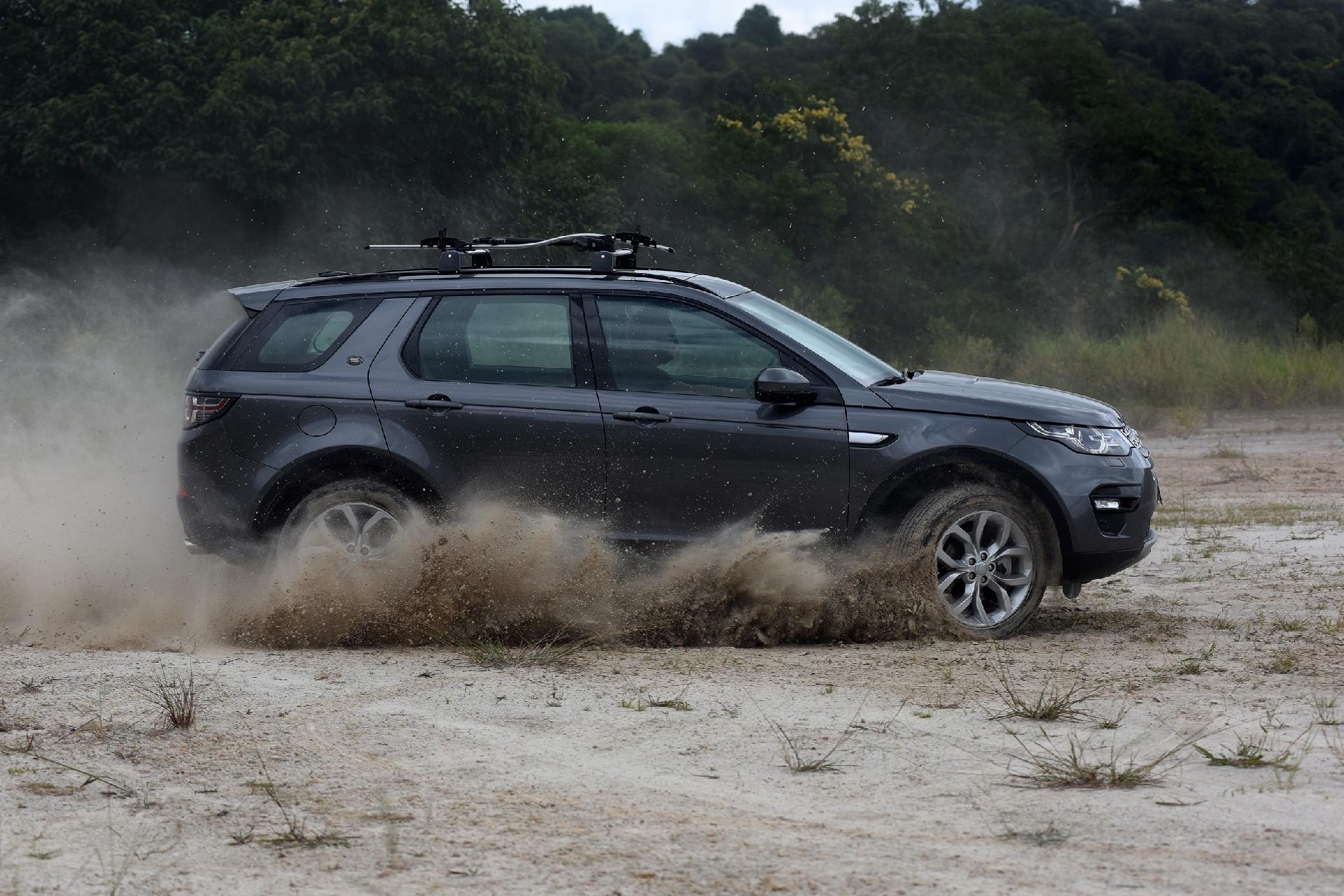 Fotos Discovery Sport Ou Toyota Sw4 Srx Duelo Dos Suvs