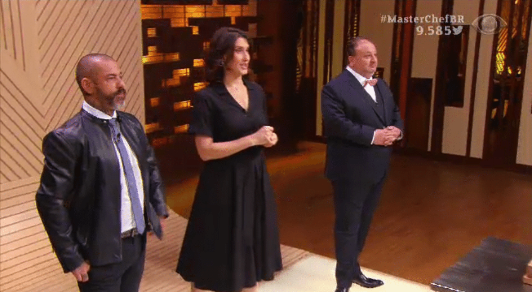 A Band estreou na noite desta terça-feira (5) a segunda temporada de "MasterChef - Profissionais". São 16 participantes ao todo, com larga experiência no mercado, que irão concorrer ao prêmio de R$ 200 mil e uma viagem aos Emirados Árabes - Reprodução/TV Bandeirantes