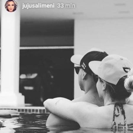 Juju postou nesta sexta foto com Felipe na piscina  - Reprodução/Instagram 