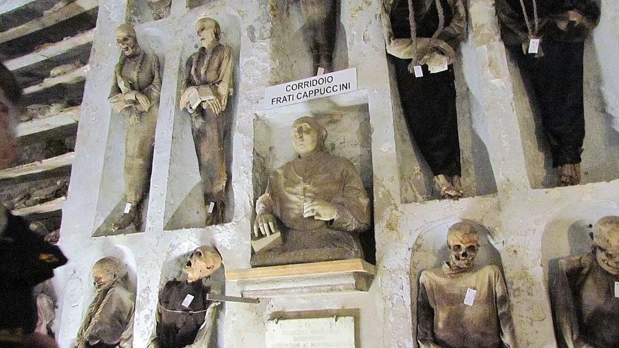 As Catacumbas dos Capuchinhos estão entre as atrações mais assustadoras de Palermo