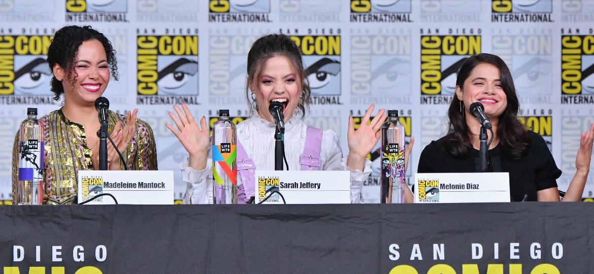 Madeleine Mantock, Sarah Jeffery e Melonie Diaz durante painel de "Charmed" na San Diego Comic-Con 2018 - Mike Coppola/Getty Images