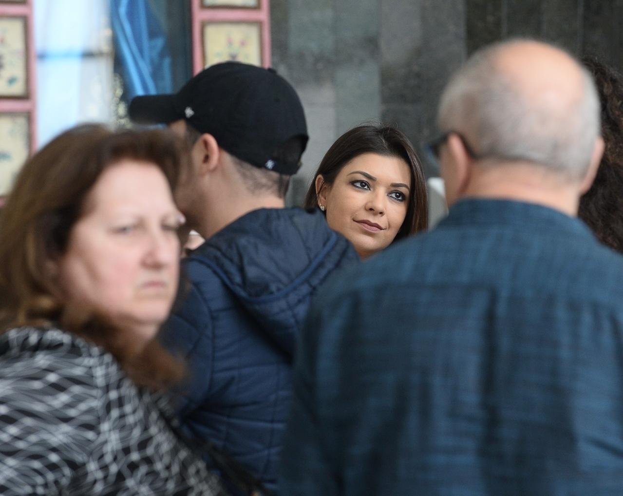 A apresentadora Amanda Françozo, ex-namorada de Kiko, esteve no velório na manhã de domingo em São Paulo - Francisco Cepeda/AgNews