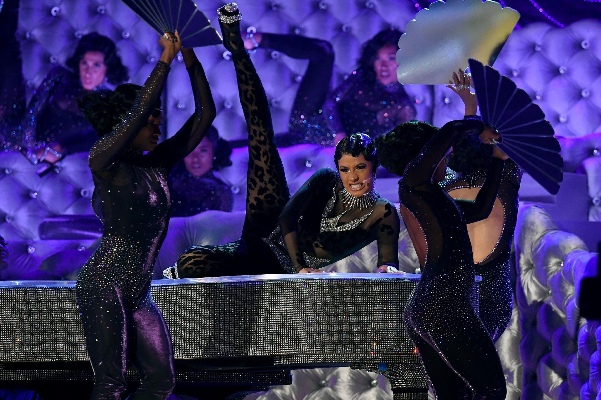 Cardi B se apresenta com "Money" no Grammy 2019 - Kevork Djansezian/Getty Images