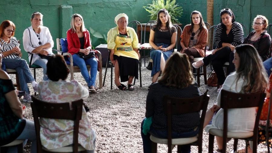 Projeto Flor Amarela leva ajuda, conforto e abraço a mulheres que perderam parentes - Rodrigo Clemente de Morais Silva