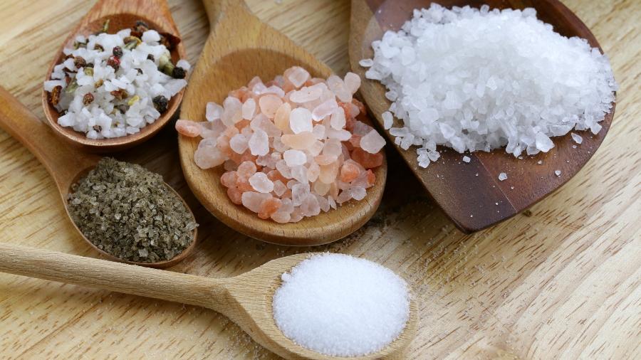 Alguns tipos de sal têm sabor mais acentuado e características de acordo com o local de origem - Getty Images/iStockphoto