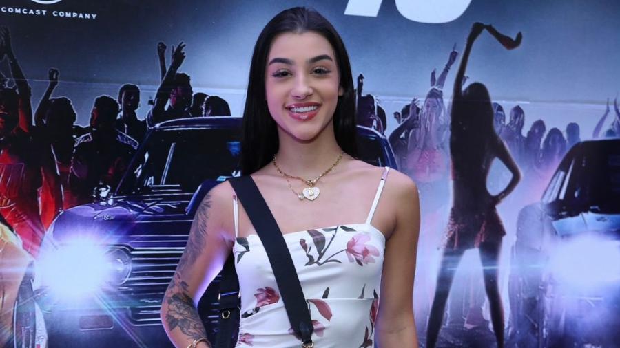 Bia Miranda durante em pré-estreia de filme em 2023