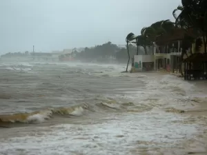 Furacão Beryl: por que tempestades tropicais chegam mais cedo e mais fortes