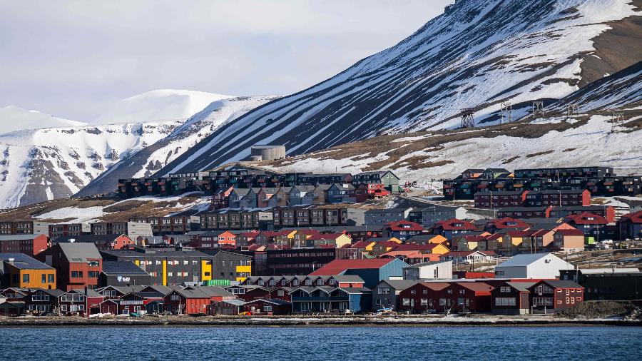 A apenas mil quilômetros do polo Norte, o arquipélago de Svalbard é considerado um observatório na vanguarda das mudanças climáticas