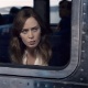 Emily Blunt é Rachel, a protagonista de "A Garota no Trem". Rachel tem problemas com álcool e se vê envolvida na trama do desaparecimente de Megan, mulher que ela observa durante suas viagens de trem - Divulgação