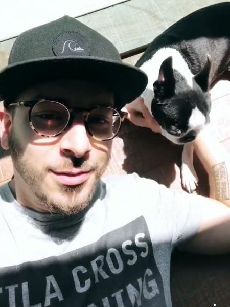 Junior Lima e a cadelinha Bruna - Reprodução/Instagram