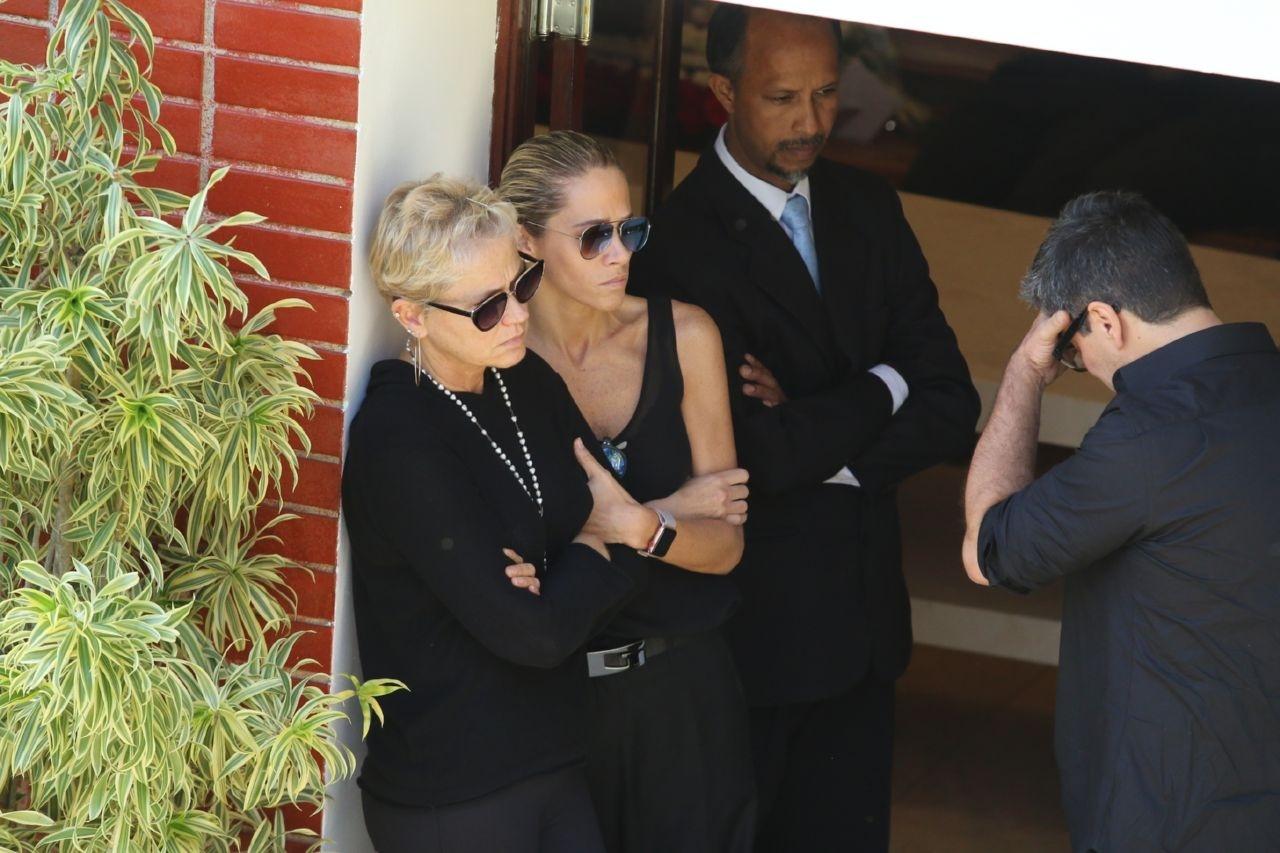 Xuxa Meneghel chega ao velório da mãe, dona Alda - Daniel Pinheiro/AgNews