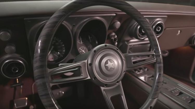 Detalhe do volante do Camaro 1967 que Robert Downey Jr. deu de presente para Chris Evans - Divulgação - Divulgação