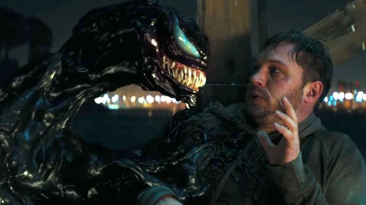 Tom Hardy se confronta com o simbionte em cena de "Venom" - Reprodução - Reprodução