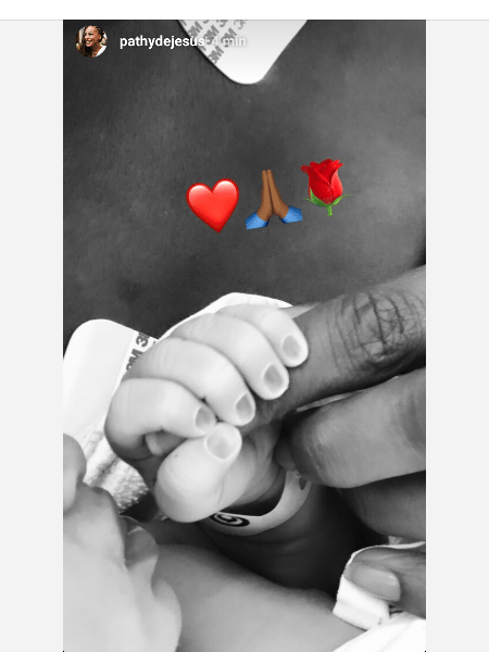 Pathy de Jesus posta foto segurando a mãozinha do filho - Reprodução/Instagram - Reprodução/Instagram