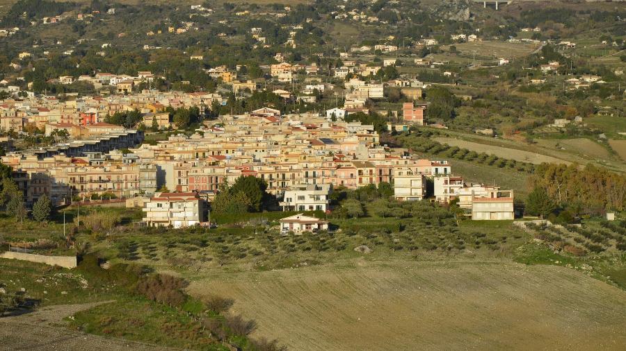 A cidade de Sambuca, na Itália, é uma das localidades a oferecer casas a um euro - Getty Images