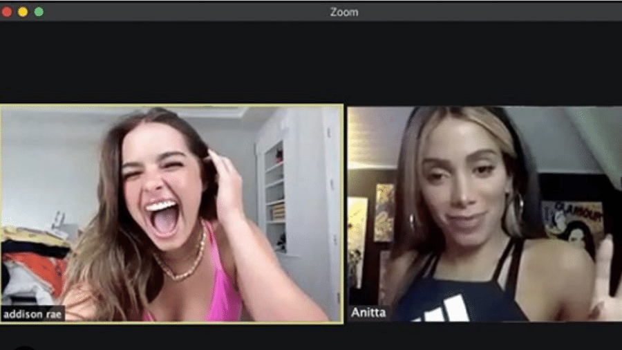 Anitta em videoconferência com Addison Rae, influencer número 1 do TikTok - Reprodução/Instagram/@anitta