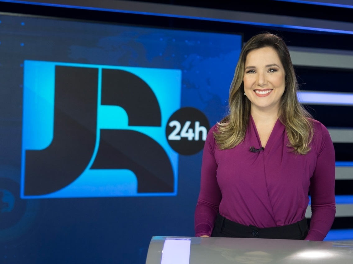 Jornalista da Record TV é internada com doença delicada, confira tudo 2 Adriana Perroni, ex-GloboNews, entra para rodízio do Jornal da Record