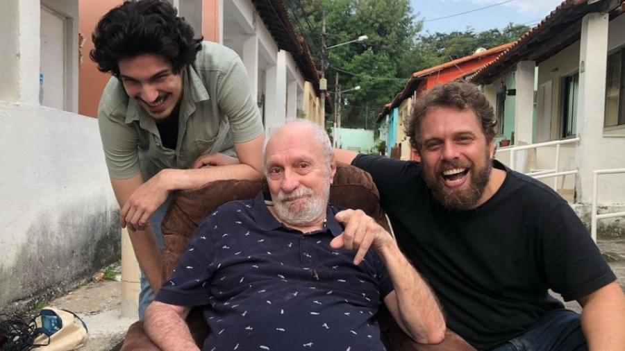 Paulo César Pereio recebe visita do filho João Velho e do neto Pedro - Reprodução/Instagram