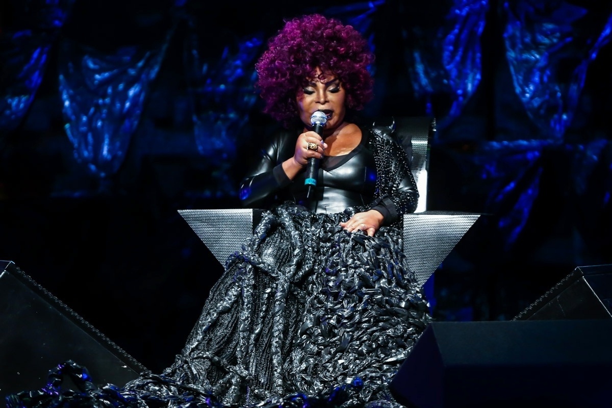 4.out.2014 - A cantora Elza Soares no show de abertura da turnê de seu disco de inéditas, "A Mulher do Fim do Mundo" - Manuela Scarpa/Photo Rio News