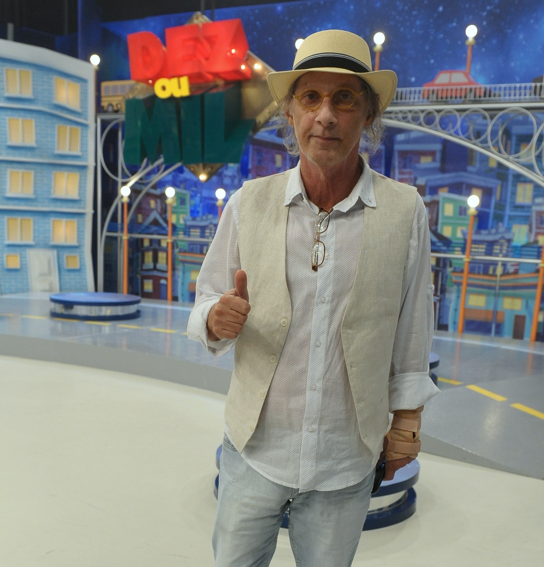 2016 - Arnaldo Saccomani integra o júri do quadro "Dez ou Mil", do "Programa do Ratinho", no SBT - Divulgação/SBT