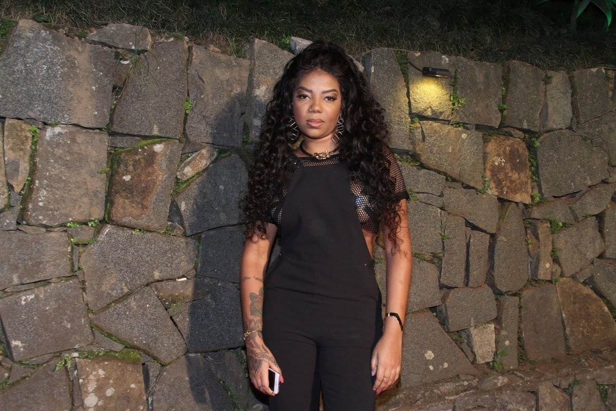 12.jul.2016 - Ludmilla posa para fotos ao chegar ao aniversário do Nego do Borel - Thyago Andrade /BrazilNews