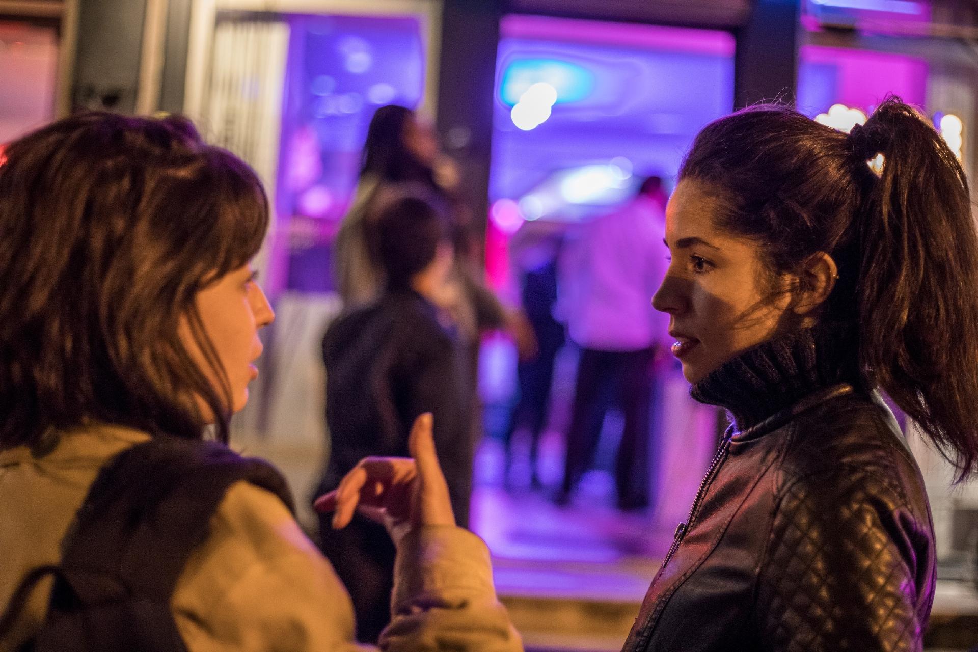 Público devora hambúrguer do chef Vitinho na primeira edição da Taste Friday - Simon Plestenjak / UOL