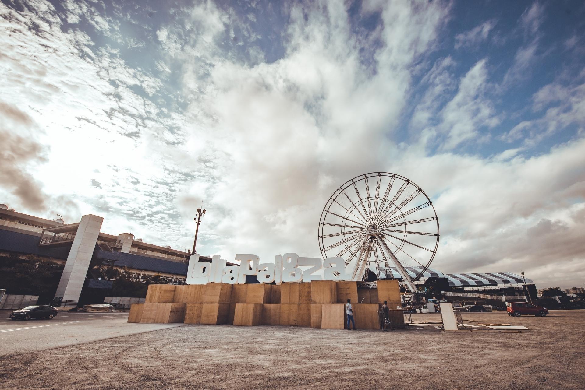 Montagem do festival Lollapalooza Brasil 2018, no Autódromo de Interlagos - Camila Cara/Divulgação