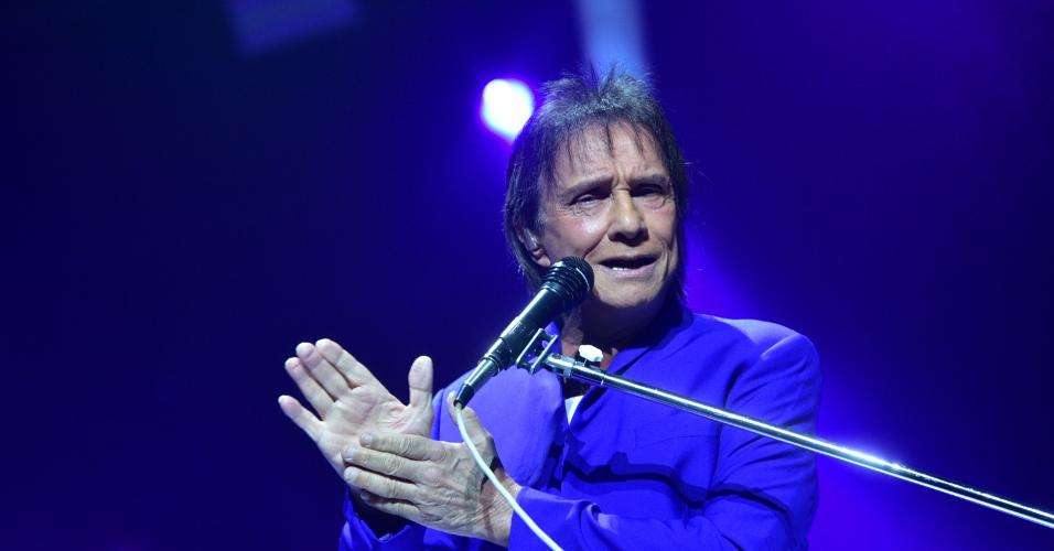 Roberto Carlos relembra clássicos da carreira em show em São Paulo BOL Fotos BOL Fotos Roberto Carlos relembra clássicos da carreira em show em São Paulo BOL Fotos BOL Fotos