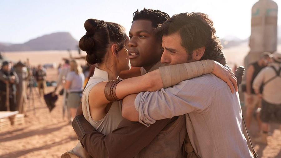 Oscar Isaac, John Boyega e Daisy Ridley em cena de "Star Wars: Episódio IX" - Divulgação
