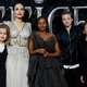 Angelina Jolie acompanhada dos filhos Vivienne, Zahara, Shiloh e Knox - REUTERS/Peter Nicholls