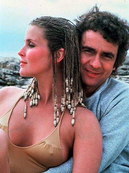 Dudley Moore e Bo Derek em Mulher Nota 10 (1979) - Divulgação/IMDb - Divulgação/IMDb