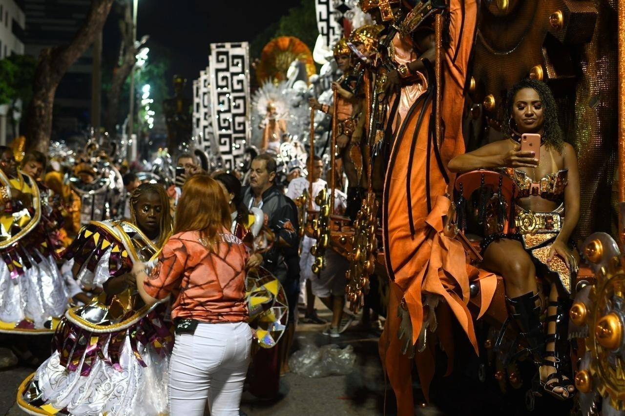Escola foi à Sapucaí com 3 mil componentes, divididos em 26 alas - Lucas Landau/UOL