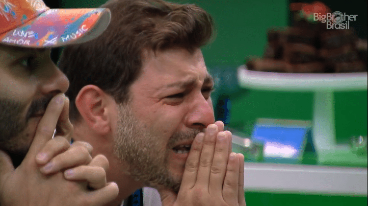 BBB 21: Caio cries when he sees his wife's video - Playback / Globoplay - Playback / Globoplay