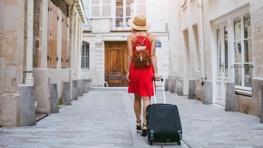 Para obter a nova autorização antes de viajar, o turista terá que pagar uma taxa de 7 euros (R$ 43,30). - Getty Images/iStockphoto